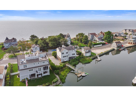 Dom na sprzedaż - 1810 Fairfield Beach Road Fairfield, Usa, 224,08 m², 2 149 000 USD (8 746 430 PLN), NET-100372888