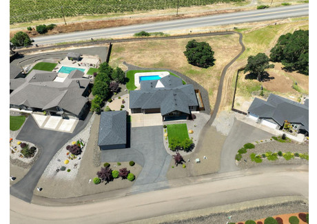 Dom na sprzedaż - 190 Callahan View Way Roseburg, Usa, 282,24 m², 1 029 900 USD (3 954 816 PLN), NET-98711026