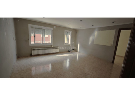 Mieszkanie na sprzedaż - Mollet Del Valles, Hiszpania, 67 m², 121 342 USD (496 289 PLN), NET-102124756