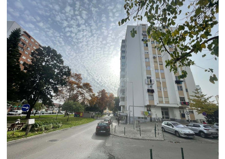 Mieszkanie na sprzedaż - Corroios, Portugalia, 99,1 m², 241 674 USD (983 612 PLN), NET-102945456