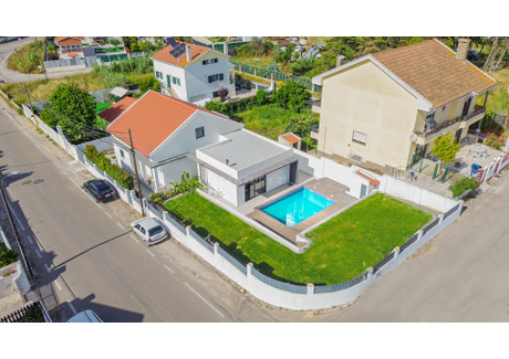 Dom na sprzedaż - Almada, Portugalia, 182 m², 605 096 USD (2 468 790 PLN), NET-97175957