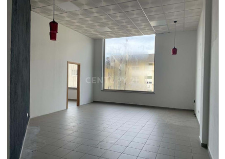 Komercyjne na sprzedaż - Viseu, Portugalia, 58 m², 64 389 USD (263 350 PLN), NET-98442134