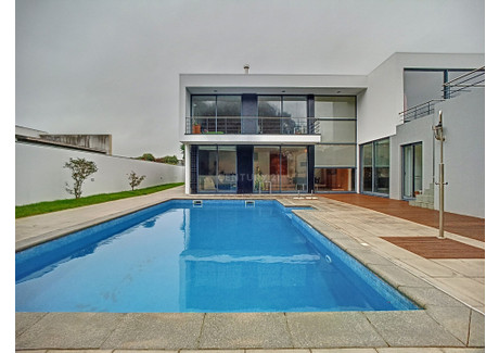 Dom na sprzedaż - Ponta Delgada, Portugalia, 213,46 m², 942 510 USD (3 713 490 PLN), NET-96145690