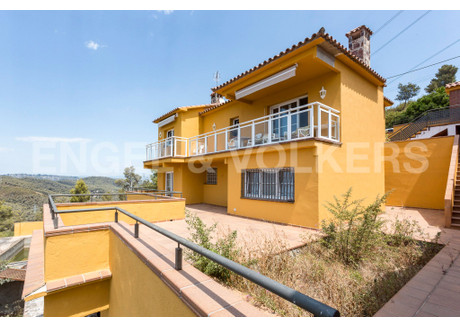 Dom na sprzedaż - Torrelles De Llobregat, Hiszpania, 354 m², 568 756 USD (2 178 336 PLN), NET-74094166