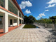 Dom na sprzedaż - 46 Oak Hill Rd, Nassau, The Bahamas Skyline Lakes, Bahamy, 390,19 m², 2 300 000 USD (9 177 000 PLN), NET-94230529