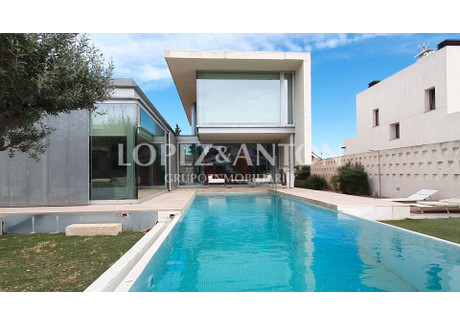 Dom na sprzedaż - L'eliana, Hiszpania, 373 m², 638 090 USD (2 571 503 PLN), NET-88382625