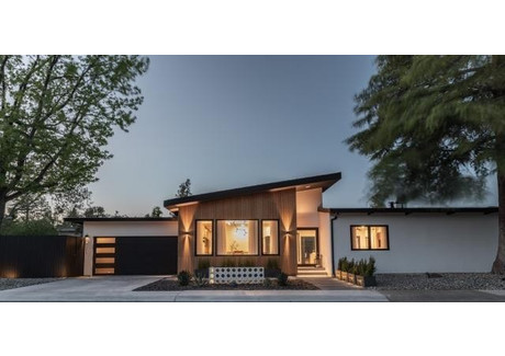 Dom na sprzedaż - 15255 Dickens Ave San Jose, Usa, 197,51 m², 2 988 888 USD (11 776 219 PLN), NET-97334076