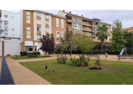 Mieszkanie na sprzedaż - Badajoz, Hiszpania, 107 m², 242 696 USD (992 627 PLN), NET-100735128