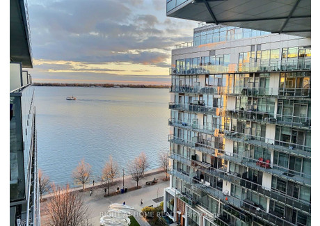 Mieszkanie do wynajęcia - 1008 - 39 Queens Quay E Toronto, Kanada, 65,03 m², 2086 USD (8553 PLN), NET-102417783