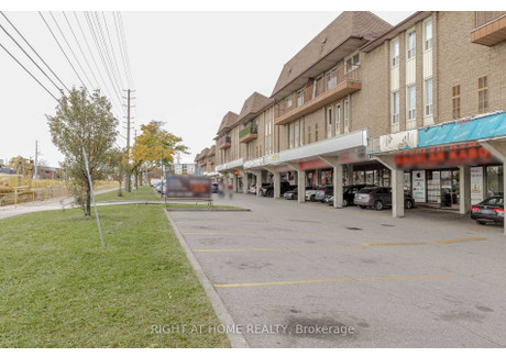 Dom na sprzedaż - 31 - 40 Rexdale Blvd Toronto, Kanada, 92,9 m², 344 352 USD (1 401 512 PLN), NET-102973879