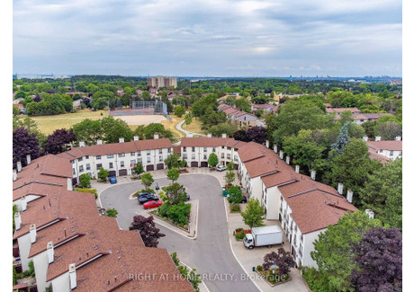 Dom do wynajęcia - 32 - 6679 Shelter Bay Rd Mississauga, Kanada, 148,64 m², 2571 USD (10 464 PLN), NET-102473390